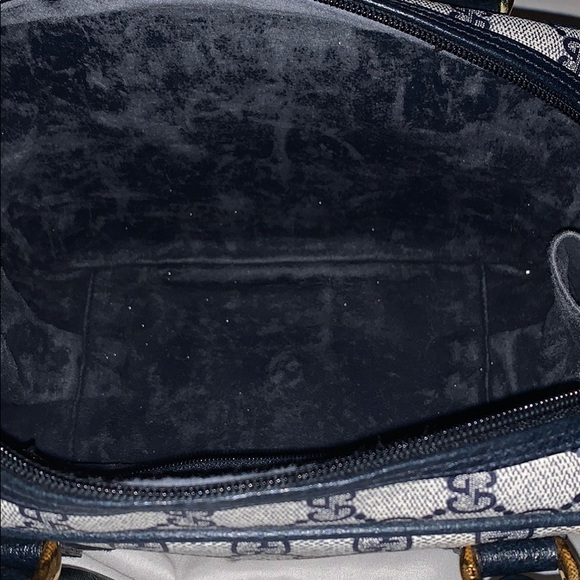 SOLD Authentic Vintage Gucci Handbag SOLD - Picture 3 of 8